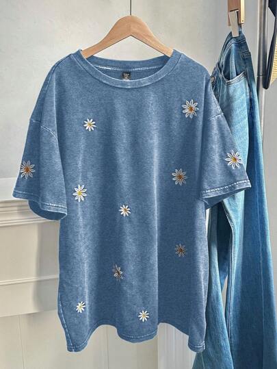 Solflare 大码女式夏季休闲街头宽松雏菊刺绣落肩水洗牛仔印花 T 恤