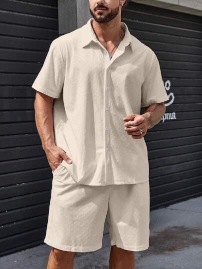 Manfinity Homme Men's Plus Size Button Front Short Sleeve Shirt And Pockets Shorts 2 Pieces Set (Asymmetrical Cut)