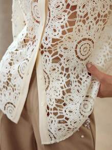 MOTF PREMIUM 凸纹蕾丝纽扣衬衫