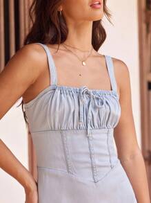 WESTFADE 褶饰细肩带，可爱蝴蝶结前襟，褶饰后背，紧身胸衣风格，修身喇叭裤，西部纳什维尔女牛仔牛仔中长连衣裙 - 淺色水洗藍 - 查看 2