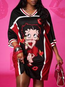 Betty Boop x SHEIN Slaydiva 大码女装 2025 春夏新款基本款休闲可爱黑红撞色 V 领宽松落肩超大短裙，卡通人物印花