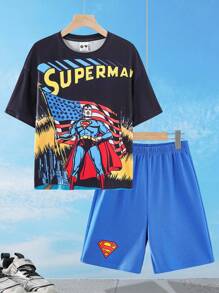 SUPERMAN X SHEIN 青少年男孩卡通超级英雄黑色宽松短袖 T 恤和蓝色休闲短裤套装 - 黑色 - 查看 1