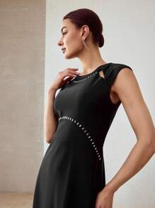 MOTF PREMIUM 纯色水钻细节镂空飘逸下摆连衣裙 - 黑色 - 查看 5