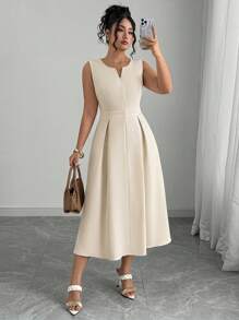 SHEIN Unity 大码女式梭织纯色V领无袖收腰喇叭形长款优雅浪漫连衣裙 - 杏色 - 查看 1