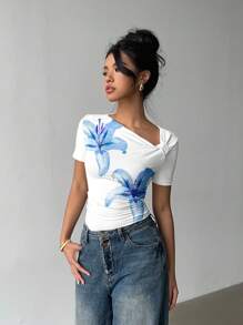 Siren Gaze 女士休闲优雅不对称领口褶饰修身短袖 T 恤，蓝色花卉图案，适合夏季