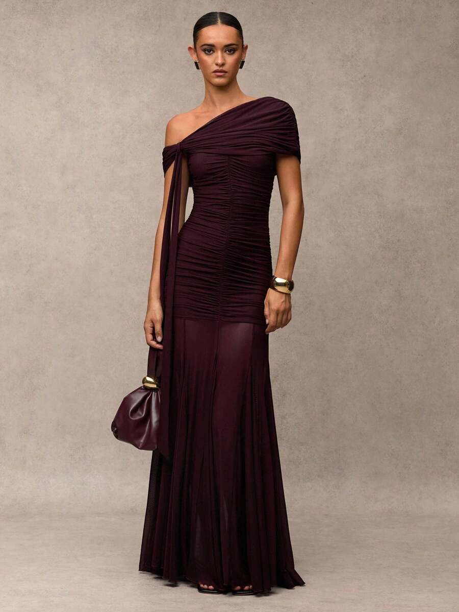 SHEIN BAE Burgundy Dress With A Flowing A-Line Skirt Is Elegant And Sophisticated, Suitable For Holidays, Weddings, Birthdays, Graduations, And Other Occasions. The Fitted Cut Makes It A Great Choice For Autumn Wear,Date Night Attire, Wedding Guest Wear, And Formal Wedding Guest Attire,Valentine's Day,Valentine Outfits For Women