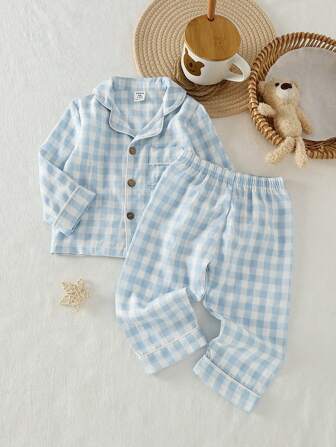 Set van 2 baby's/peuters, blauw en wit geruit patroon, houten knoopkraag vest en broek, comfortabele pyjamaset