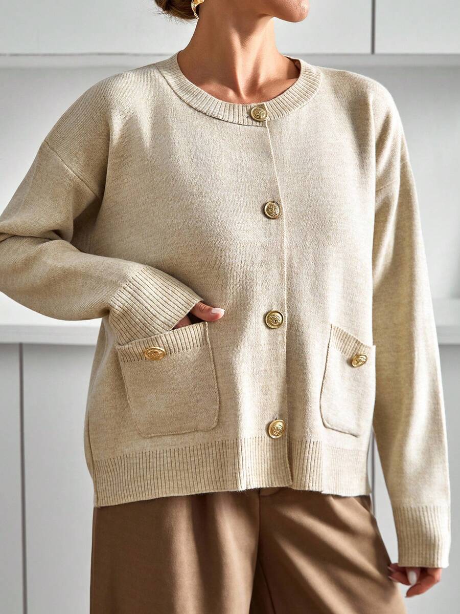 EURMUSE Áo len cardigan cài nút màu trơn cổ tròn họa tiết trơn có túi màu vàng - Màu be - Xem 1