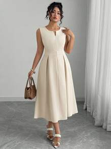 SHEIN Unity 大码女式梭织纯色V领无袖收腰喇叭形长款优雅浪漫连衣裙 - 杏色 - 查看 3