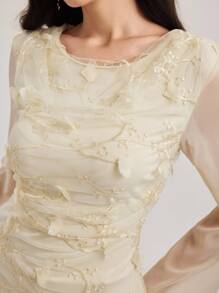 Modelyn Damen Mode 3D Blumen Dekor Midi-Kleid, Kleid mit gemischtem Material Paneel Splice, Stilvolle lässige Damen Outfits für Herbst, Süße, bescheidene Vintage Damen Outfits, Outfits für Schulanfang, Schulanfang Kleider, Outfits für Lehrerinnen