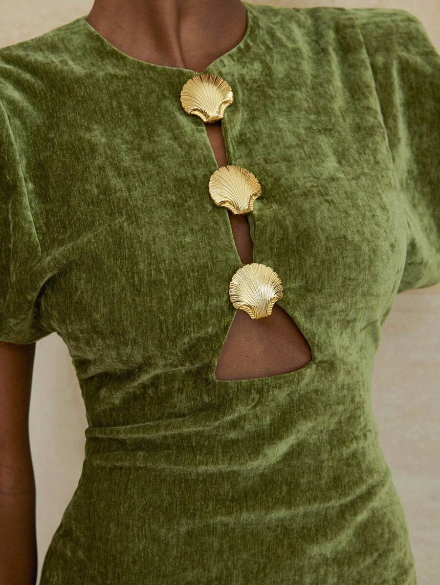 GENKIRA Elegant High-End Exaggerated Shoulder Chenille Waist Cinching Sexy Hollow Asymmetrical Buckle Women's Dress - Green - View 1