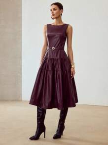 MOTF PREMIUM Ärmeloses Kleid aus PU-Leder mit durchgehendem Strass, Metalltaille und Glockenrock - Bordeaux - Übersicht 5