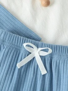 SHEIN Vintaside Kids 2件套新生儿男宝宝休闲简约立领长袖连体衣和抽绳装饰裤套装，适合春秋季日常穿着，可外穿/内搭，四季皆宜，秋冬季百搭，尺码1个月至2岁，男女宝宝连体衣和裤子套装，男宝宝蓝色罗纹套装，男宝宝蓝色套装，男宝宝罗纹套装，男宝宝两件套，男宝宝背带裤，男宝宝新生儿服装，新生儿男女宝宝服装，婴儿套装，中性秋季婴儿服装 - 藍色 - 查看 4