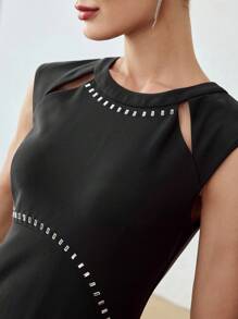 MOTF PREMIUM 纯色水钻细节镂空飘逸下摆连衣裙 - 黑色 - 查看 3