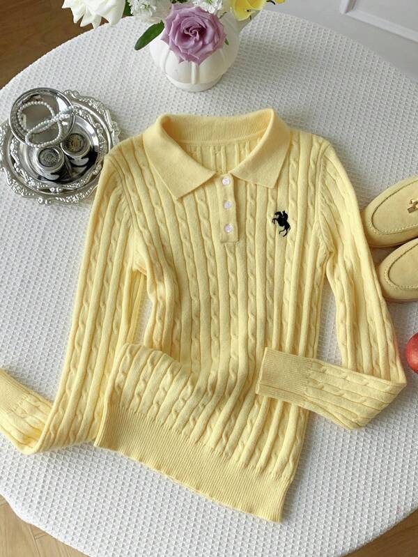 Comfortcana Nuevo suéter de otoño de cuello polo de manga larga con bordado y punto de cable en color amarillo crema