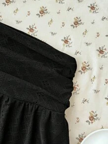 少女黑色针织休闲百搭镂空褶皱 A 字低腰迷你裙，适合夏季