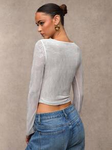 SHEIN BAE Áo thun dài tay cổ chữ V ren hoa gợi cảm thời trang thu đông, áo thun lưới thoáng khí cổ chữ V sâu ôm sát tay ngắn, phù hợp cho mùa xuân, hè và thu, áo Y2k Y2k, áo đi chơi nữ, đêm hẹn hò, trang phục Halloween nữ, giáng sinh - trắng - Xem 2