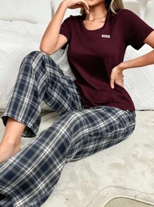 SHEIN 2件套休闲补丁印花短袖装饰领上衣和长裤睡衣套装 - 酒紅色 - 查看 1