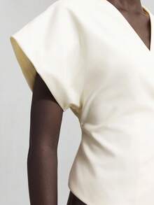 Ontre 2025 秋冬 V 领单排扣收腰衬衫，现代优雅都市商务休闲办公装，适合约会、派对、婚礼、生日、万圣节、圣诞节 - 女士 - 杏色 - 查看 7