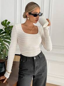 Serisse Women's Elegant Texture Fabric Crew Neck Backless Cut-Out Twist Hem Fitted T-Shirt, Spring/Autumn Winter Casual