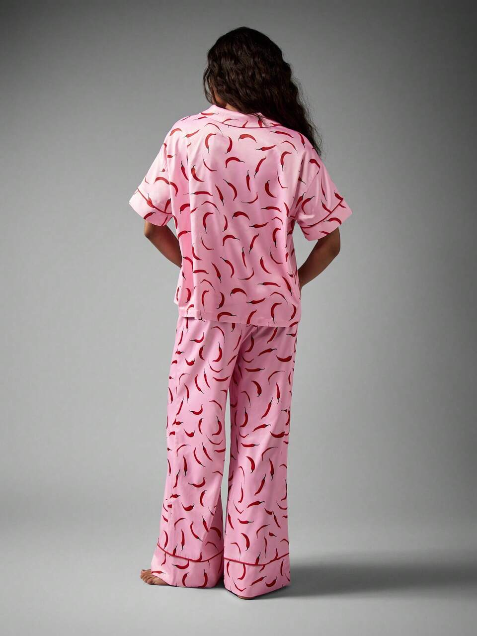 AiiRZ Luxurious Pink Chili Pepper Print Long Pajama Set Satin Button Down Shirt With Wide Leg Pants Sleepwear Loungewear Winter Fall Night Wear