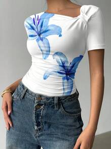 Siren Gaze 女士休闲优雅不对称领口褶饰修身短袖 T 恤，蓝色花卉图案，适合夏季
