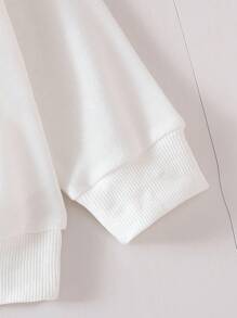 SHEIN Playful Pals 2 件套年轻女孩休闲樱桃蝴蝶结印花针织运动衫和牛仔裤套装，适合秋季/春季