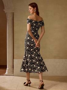 MOTF PREMIUM 绳绣露肩休闲度假优雅日常黑白鱼尾修身中长款女士连衣裙 - 黑色 - 查看 4