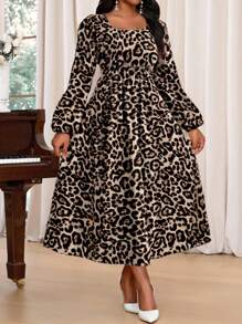 SHEIN Lady Vestidos de talla grande de primavera y verano, elegantes, de oficina y de uso casual, de estilo bohemio con estampado de leopardo de colores, con cuello cuadrado y cuello con volantes, de manga larga.