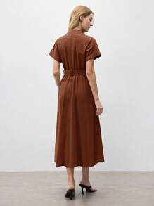 BizChic Vestido de largo medio, cuello de camisa, apertura frontal, botones de un solo pecho, cinturón de cintura ajustable de la misma tela, manga corta, elegante minimalista casual, vacaciones, fiesta, cita, invitada a boda, Día de la Independencia, temporada de graduación, festival de música, estilizante, versátil, de alta gama, reunión social de verano, salida - Café integral - Ver 2