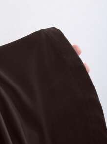 Vestido corto elegante de unicolor con cuello asimétrico para ir a trabajar - Cafetería - Ver 6