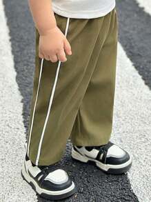 SHEIN Buy 1 Get 1 Free Baby Boy Casual Cute Sporty Webbing Patchwork Streetwear Collegiate All-Match Korean Style Versatile Comfortable Loose Fit Pants 2pcs, Suitable For Birthday Party, Christening, 1st Birthday Celebration, Evening Party, Performance, Wedding And More - Multicolor - View 3