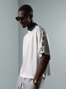 PLAYBOY X SUMWON 经典短袖 Polo 衫，带兔子标志，条纹设计，街头休闲夏季春季复古运动领学院风奢华网球俱乐部风格 - 白色 - 查看 8