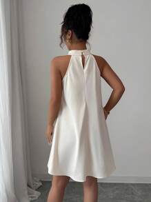 Elenzga 女式无袖领结 A 字形连衣裙，带有 3D 花卉装饰 - 米色 - 查看 2