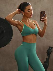 Dewbera 女式无缝露背挂脖上衣和紧身裤高弹运动套装 - 綠色 - 查看 5