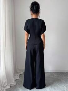 Modelyn 2 件女式华夫格针织黑色海星纽扣前短袖修身套装 - 黑色 - 查看 2