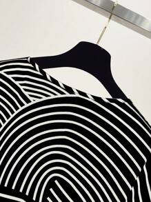 Franclia Asymmetrical Hem Casual Commuter Minimalist Women Blouse, Spring/Summer - Black and White - View 5