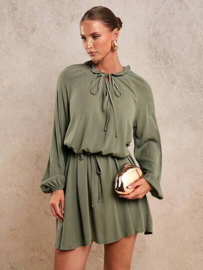 COSMINA Vestido casual de otoño para mujer, vestido de manga farol ajustado a la cintura de unicolor, vestido verde salvia con lazo delantero, vestido de manga larga