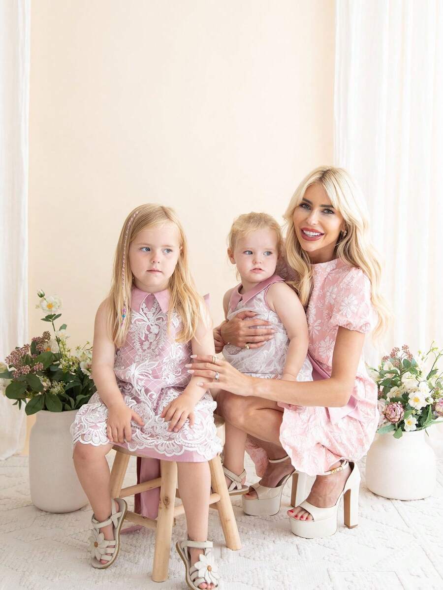Vestido sin mangas para bebé niña con cuello de malla bordado de color liso tejido - Rosa - Ver 1