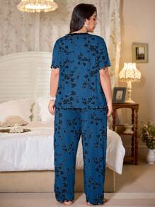 SHEIN 浪漫花卉休闲加大码女式睡衣套装，撞色蕾丝，舒适贴身曲线睡衣套装，服装 - 藍色 - 查看 2