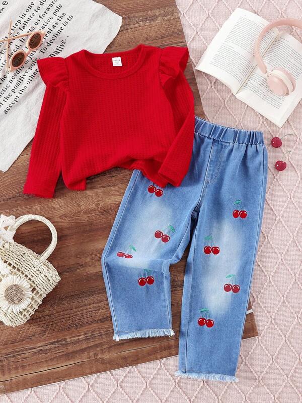 SHEIN Vintaside Kids Ensemble de 2 pièces pour tout-petites filles : T-shirt à manches longues avec broderie de cerises et pull-over, et pantalon long en jean délavé avec broderie de cerises. Tenue casual, pour l'école ou les vacances.