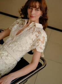 MOTF STUDIO VESTIDO DE ENCAJE GUIPURE CON CINTURÓN - Albaricoque - Ver 2