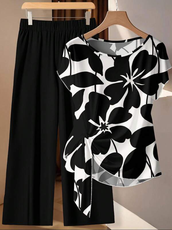 SHEIN Clasi Set de 2 piese pentru femei, mărime plus, cu imprimeuri florale în contrast de culori, cu dungi, mâneci de liliac, cu nod lateral, top și pantaloni