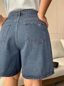 Dazy Plus 深水洗蓝色牛仔直筒百慕大短裤，带口袋和蝴蝶结刺绣，春夏 - 淺色水洗藍 - 查看 1