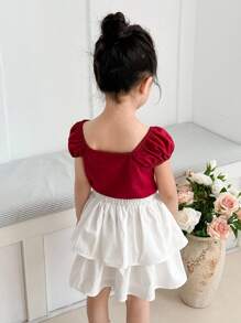 SHEIN Conjunto informal de 2 piezas para niñas jóvenes con camiseta de manga corta con decoración de lazo y falda, color burdeos con volantes - Multicolor - Ver 2