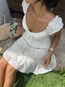 Lyxana 荷叶袖刺绣花朵浪漫短裙