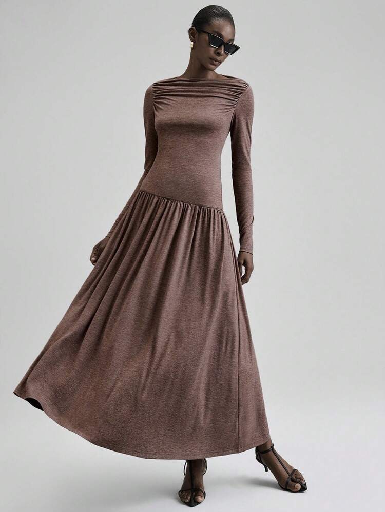 2025 Women's Spring/Summer Minimalist Fashion, Urban Commute, Elegant Simplicity, Teacher's Day Outfit, Casual Solid Color Pleated Maxi Dress