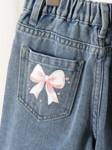 时尚可爱蝴蝶结刺绣后袋少女牛仔裤，适合日常穿着 - 中等水洗藍 - 查看 3