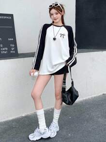 SHEIN Teen Girl Everyday Cotton Blend Drop Shoulder Long T-Shirt With Round Neckline Korean Long Sleeve Kpop Bow T-Shirt For Fall Winter - Black and White - View 6