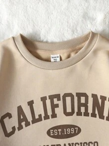 SHEIN 少女卡其色印花圆领运动衫上衣和短裤套装，休闲